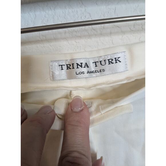 TRINA TURK Los Angeles Women's Size Medium 6 Off White Cream Capri Pants Cuffed - Picture 2 of 3